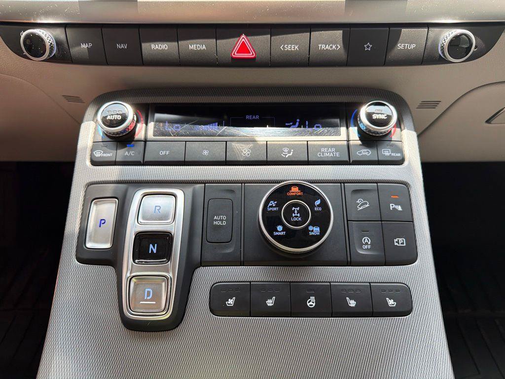Used 2024 Hyundai Palisade Limited AWD/4WD image 42
