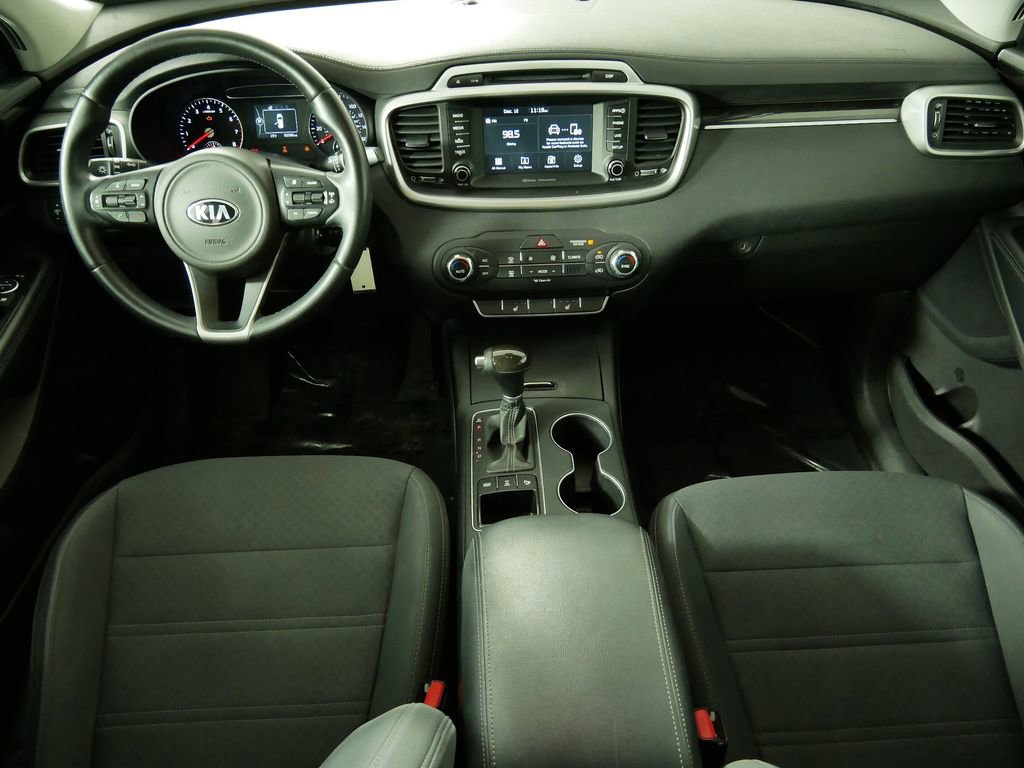 Certified 2017 Kia Sorento LX w/ LX Convenience Package image 16