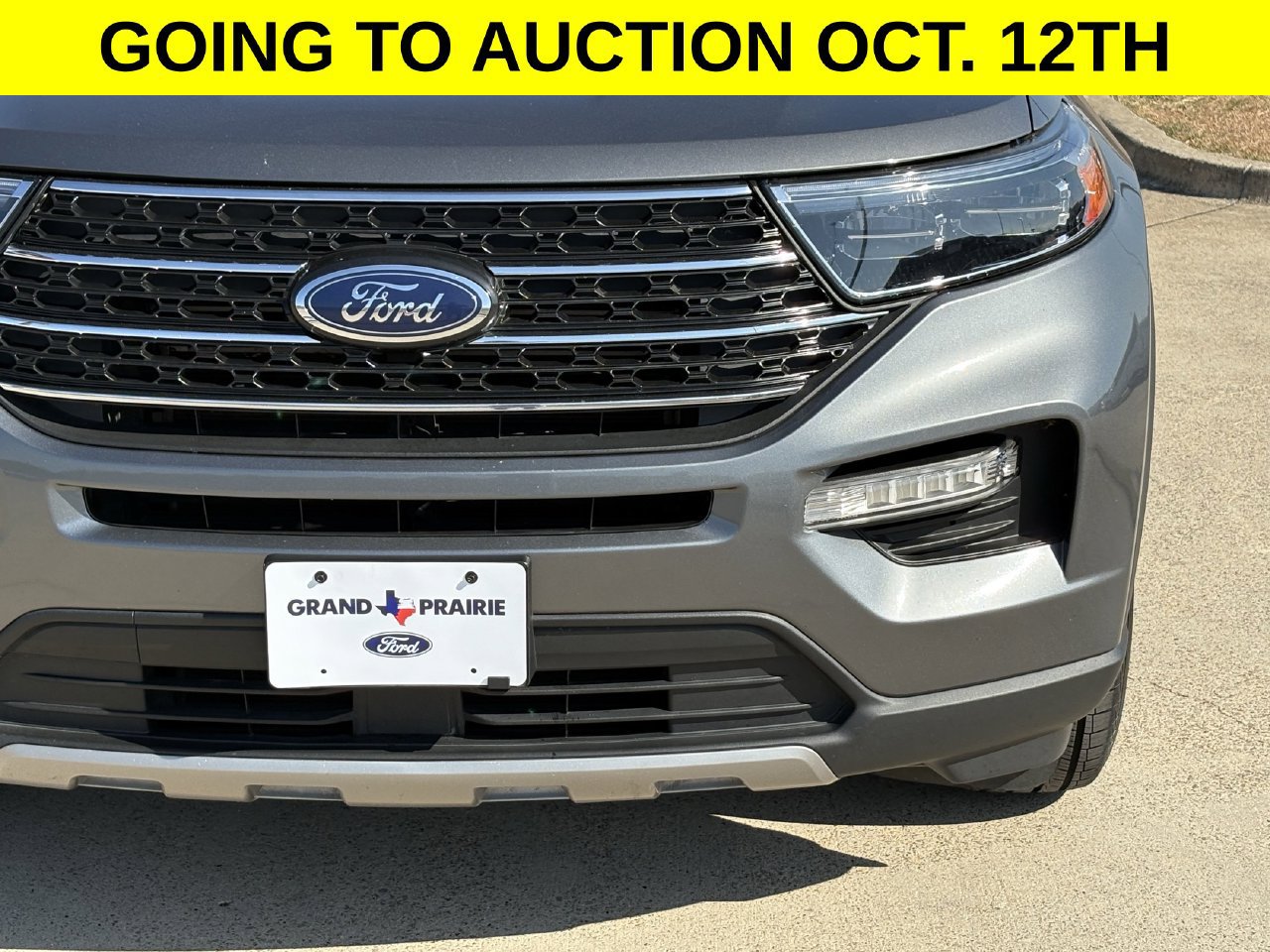 Used 2024 Ford Explorer XLT w/ Equipment Group 202A AWD/4WD image 8