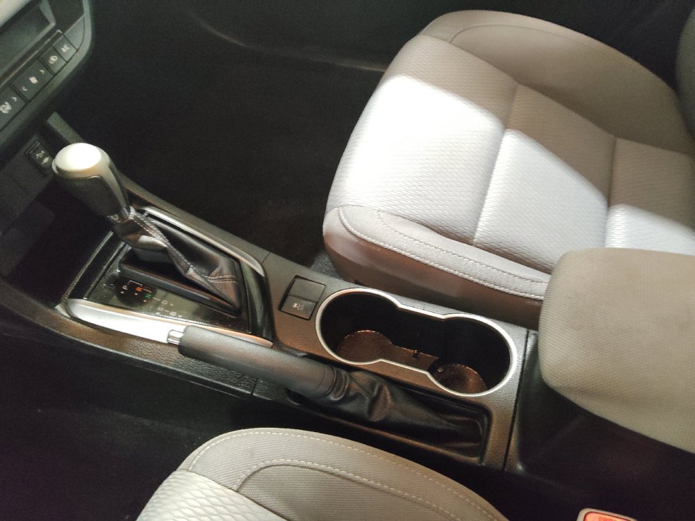 Used 2016 Toyota Corolla LE FWD image 26