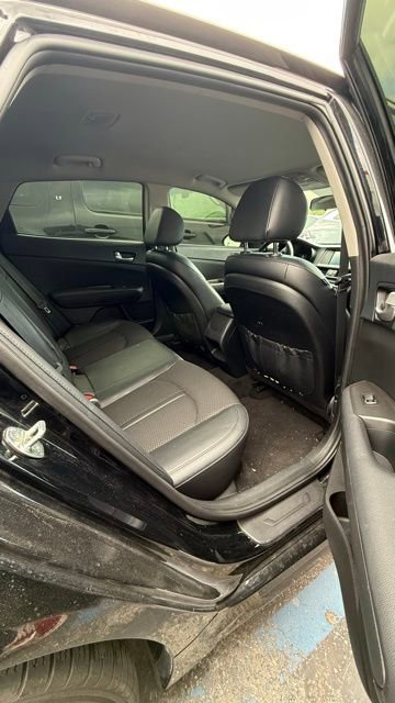 Certified 2018 Kia Optima S image 9