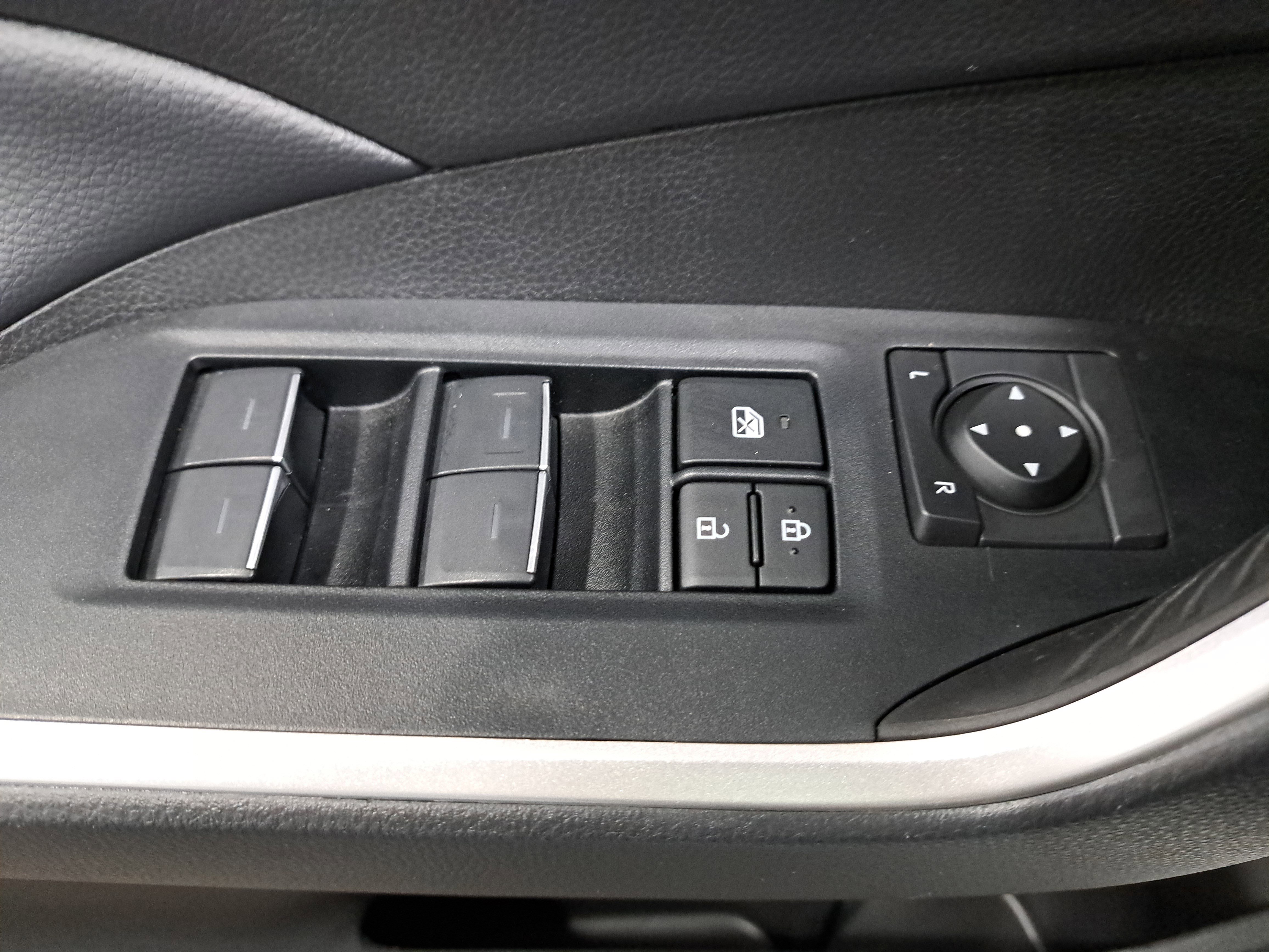 Used 2025 Toyota RAV4 XLE Premium image 28