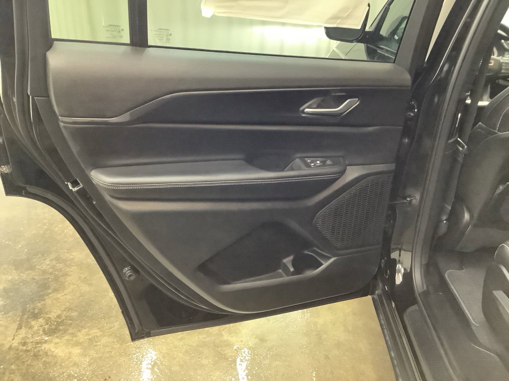 New 2025 Jeep Grand Cherokee L Altitude image 26