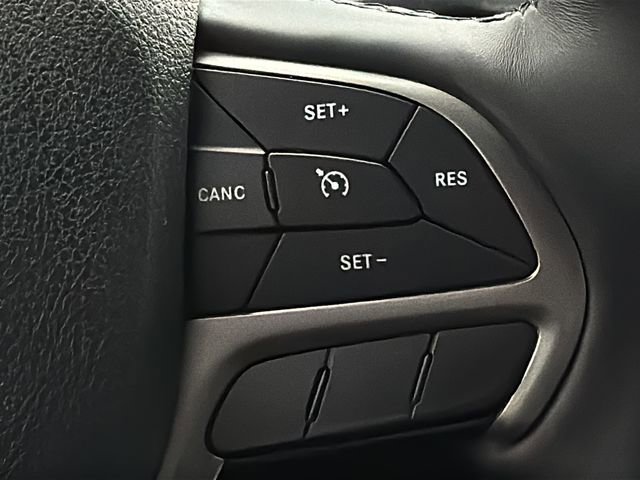 Used 2018 Jeep Grand Cherokee Altitude AWD/4WD image 24