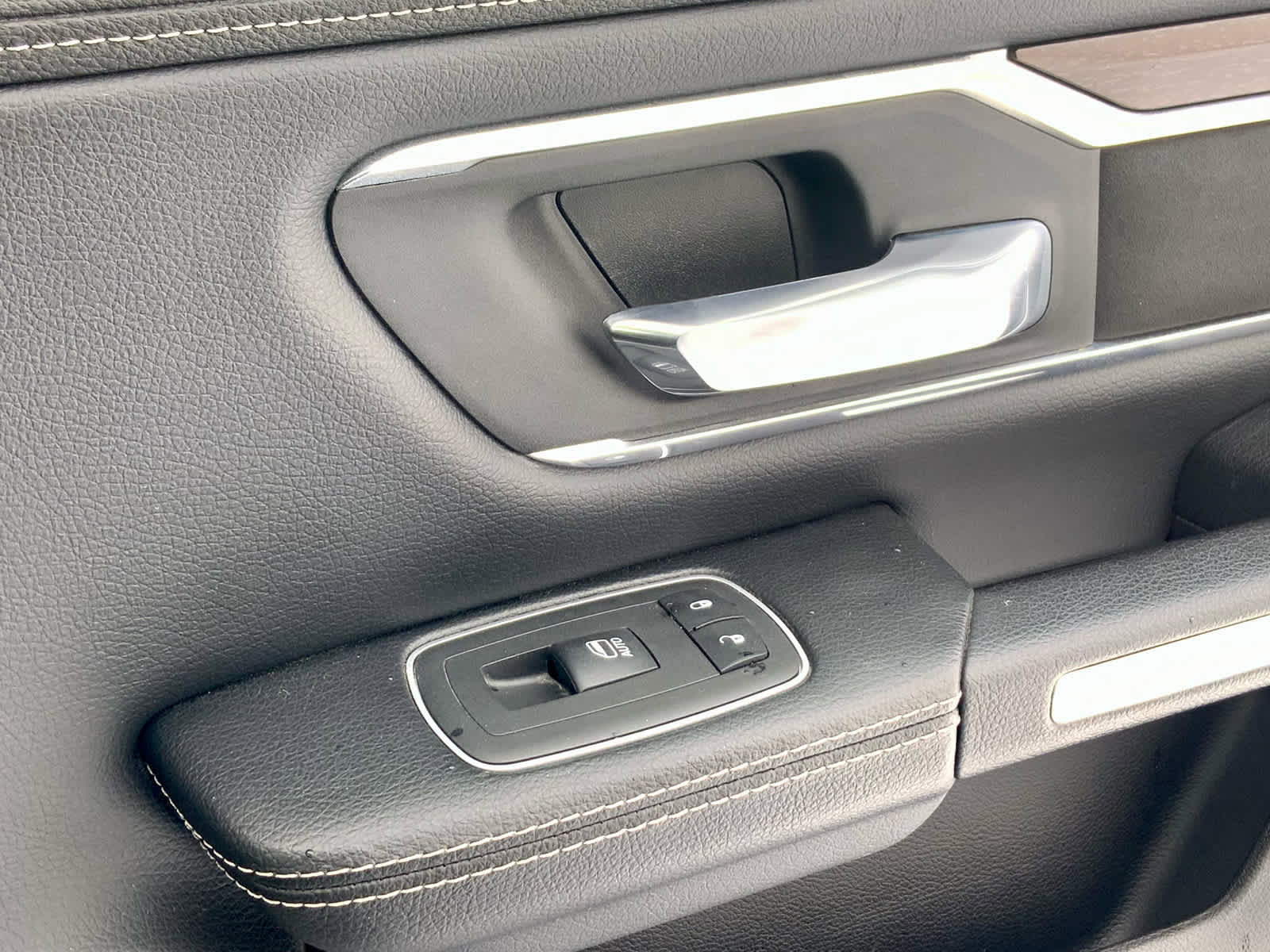 Used 2022 RAM 1500 Laramie image 52