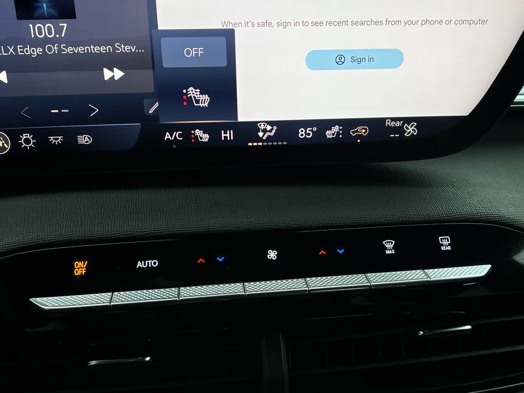 Used 2025 Buick Enclave Preferred image 17