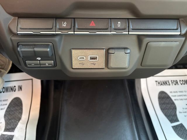 Used 2025 Chevrolet Silverado 2500 W/T image 19