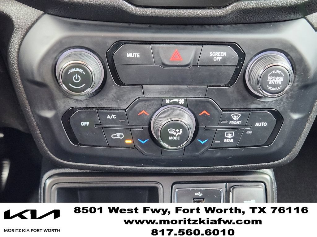 Used 2018 Jeep Renegade Altitude w/ Popular Equipment Group FWD image 18
