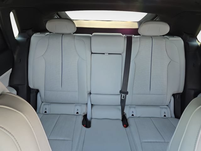 Certified 2024 Cadillac Lyriq Sport RWD image 33