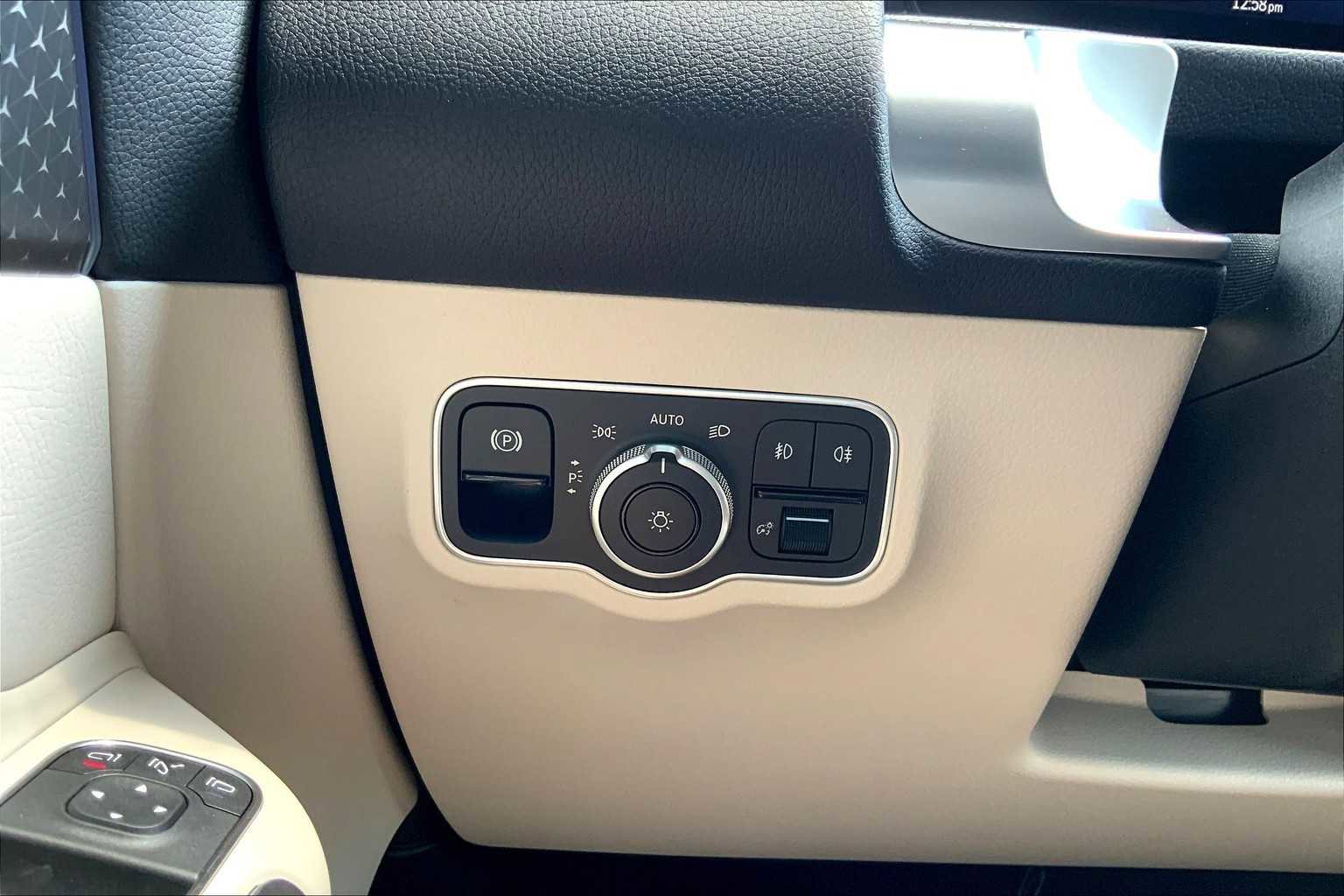 New 2025 Mercedes-Benz GLB 250 image 13