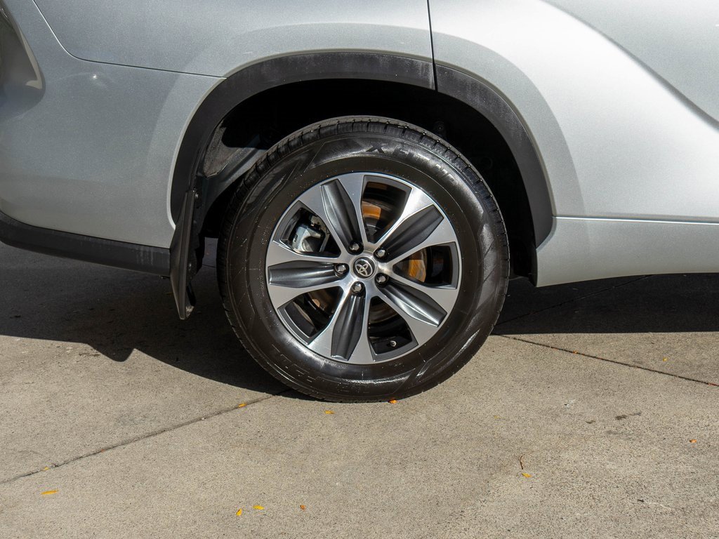 Used 2023 Toyota Highlander L image 36