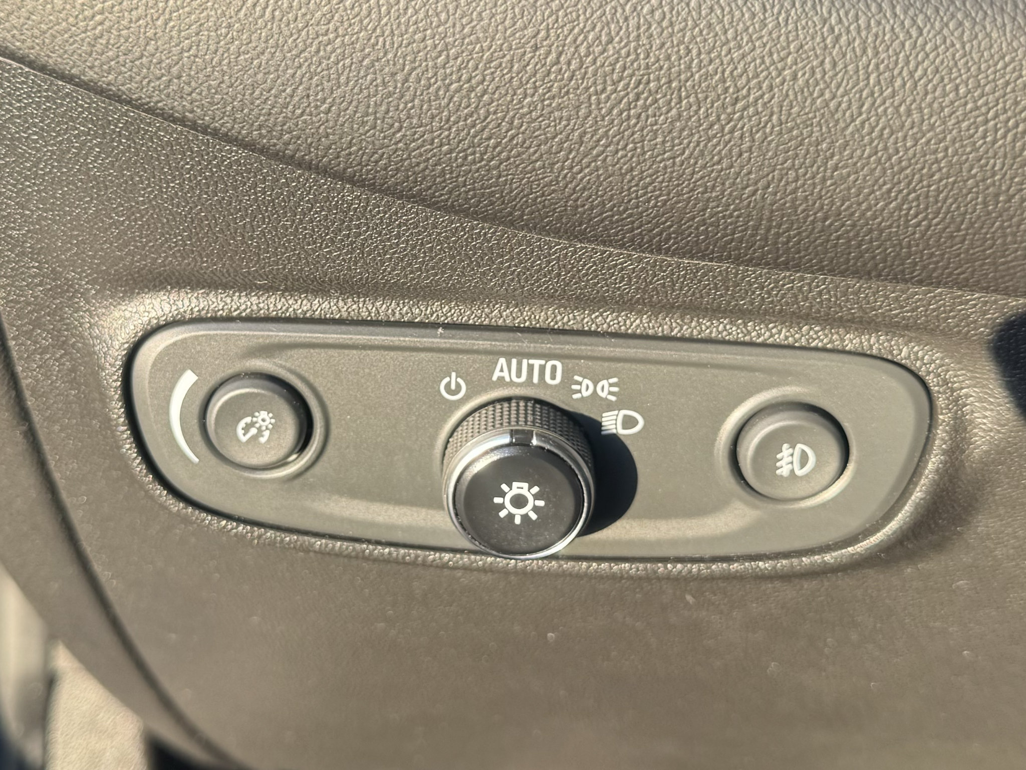 Used 2021 Chevrolet Equinox LT FWD image 9