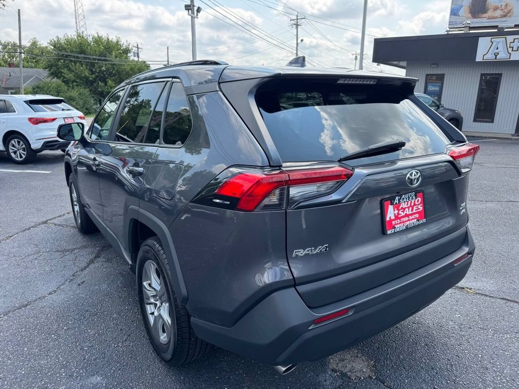 Used 2024 Toyota RAV4 XLE AWD/4WD image 9