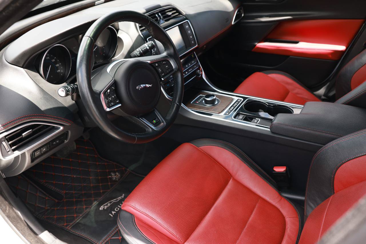 Used 2017 Jaguar XE R-Sport RWD image 4