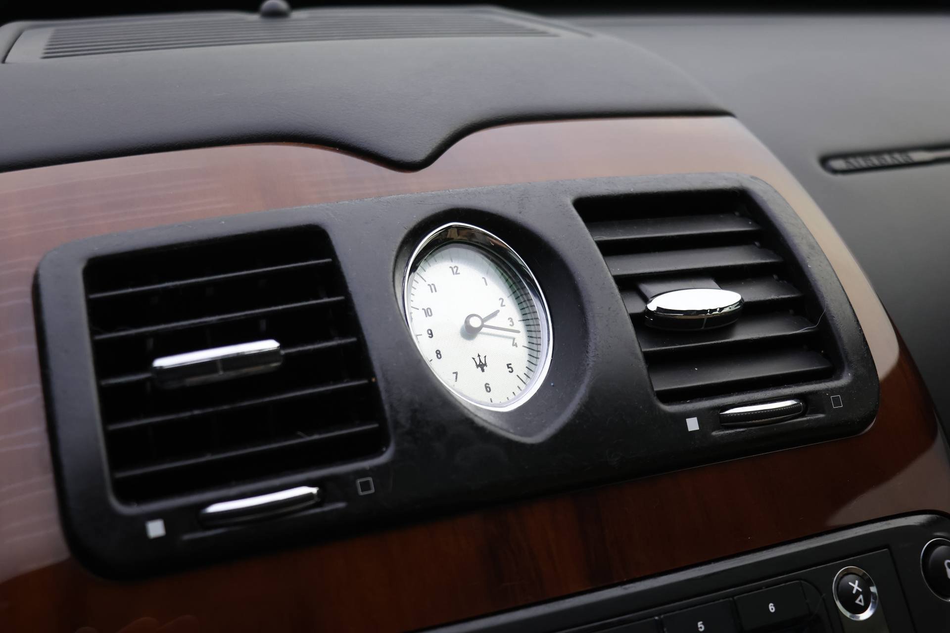 Used 2010 Maserati Quattroporte image 10