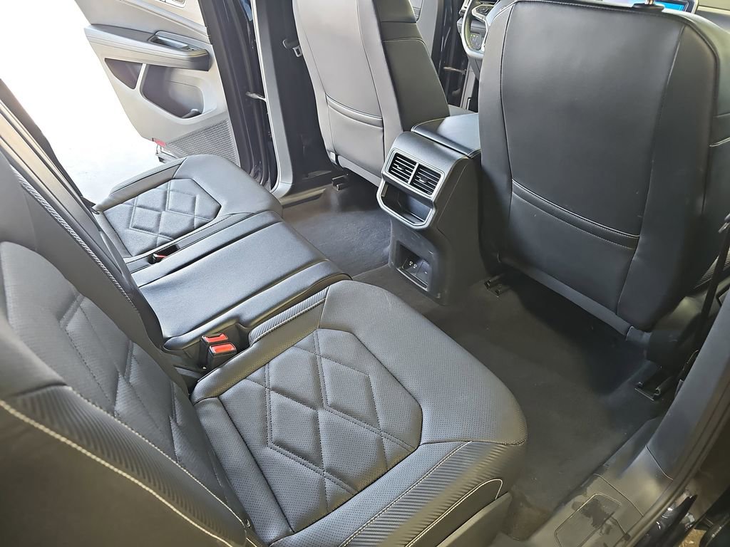 Used 2024 Volkswagen Atlas Cross Sport SE AWD/4WD image 11