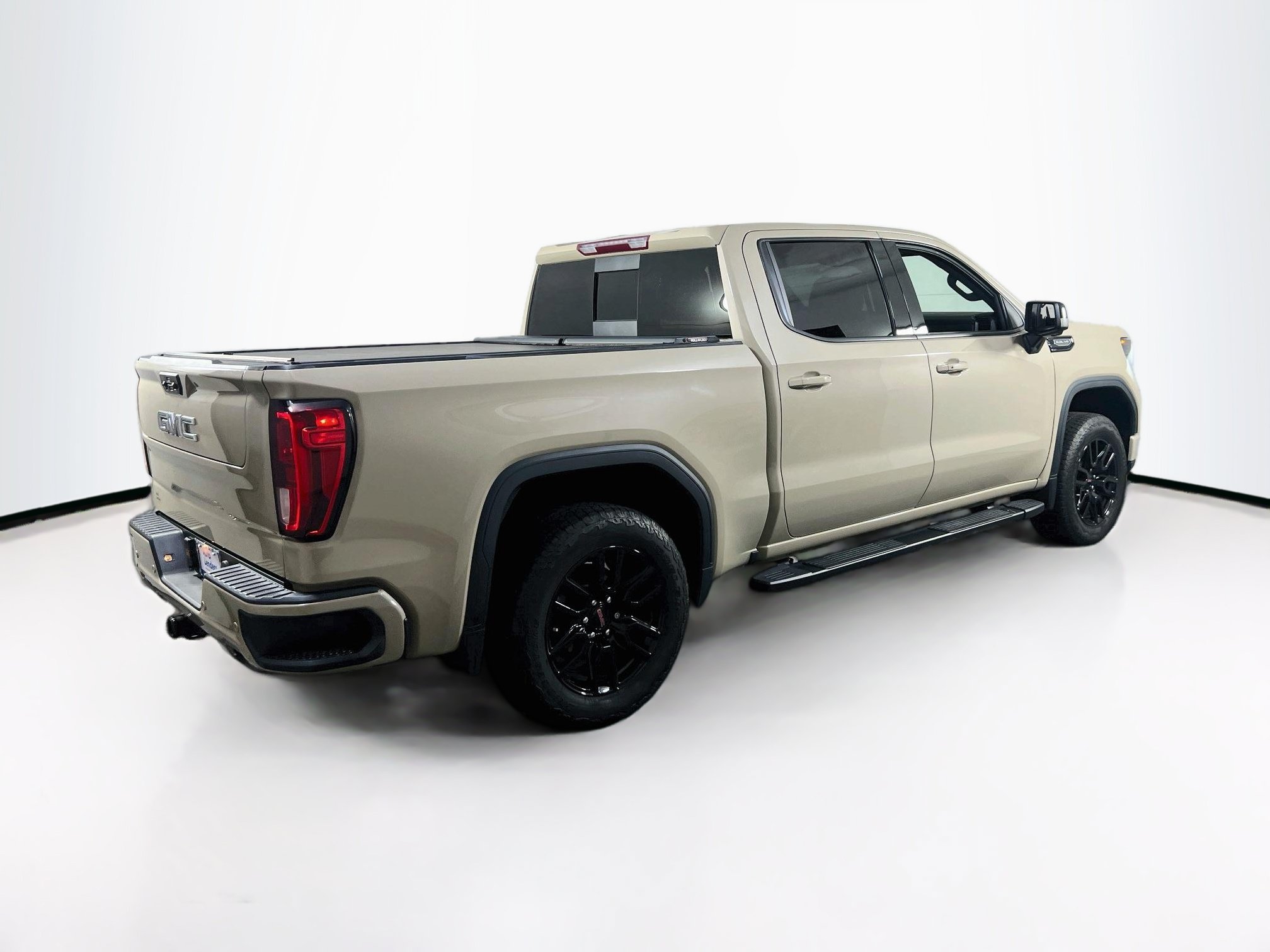 Used 2022 GMC Sierra 1500 Elevation w/ Elevation Premium Package AWD/4WD image 5