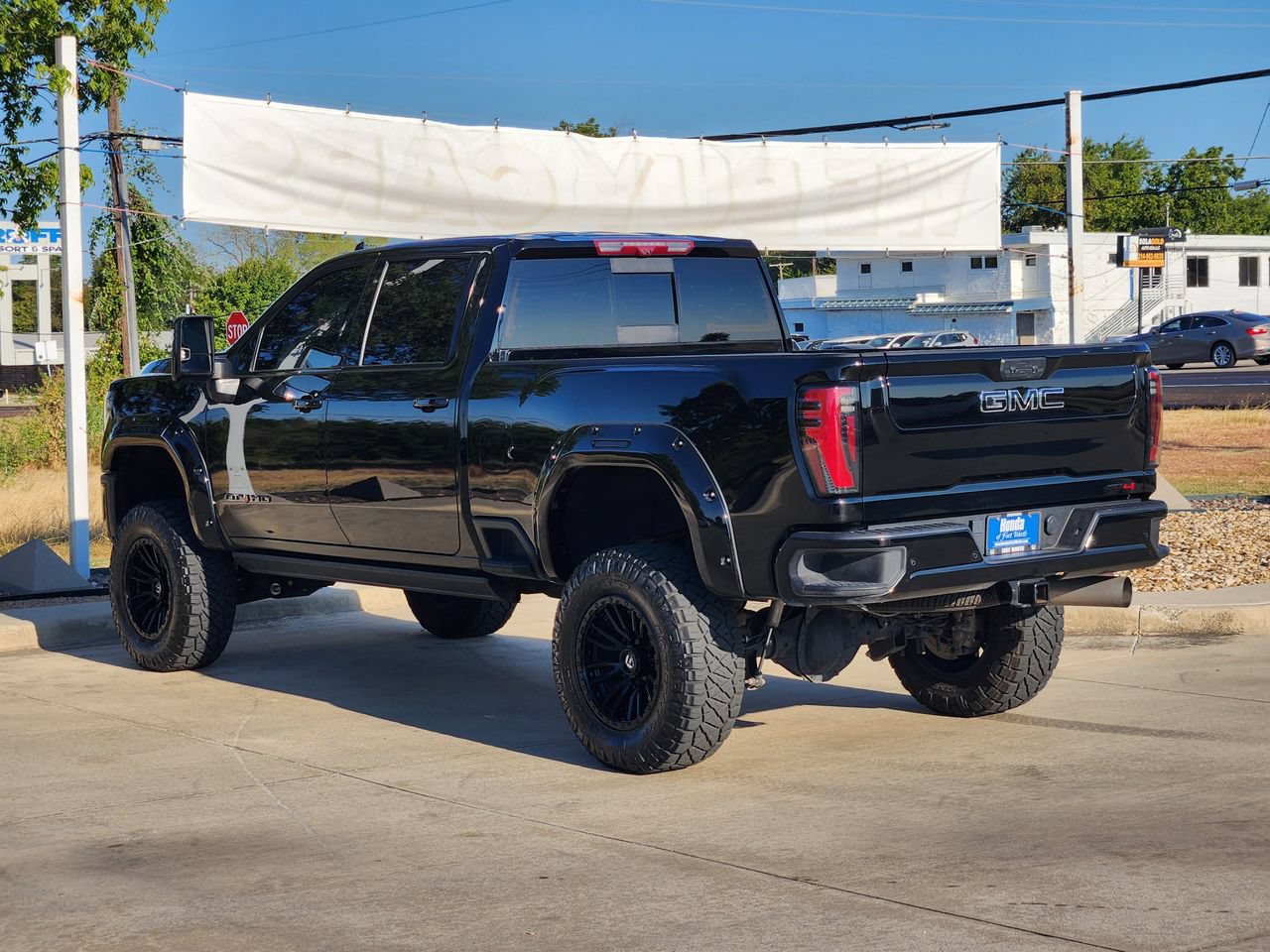 Used 2025 GMC Sierra 2500 AT4 w/ AT4 Premium Plus Package AWD/4WD image 7
