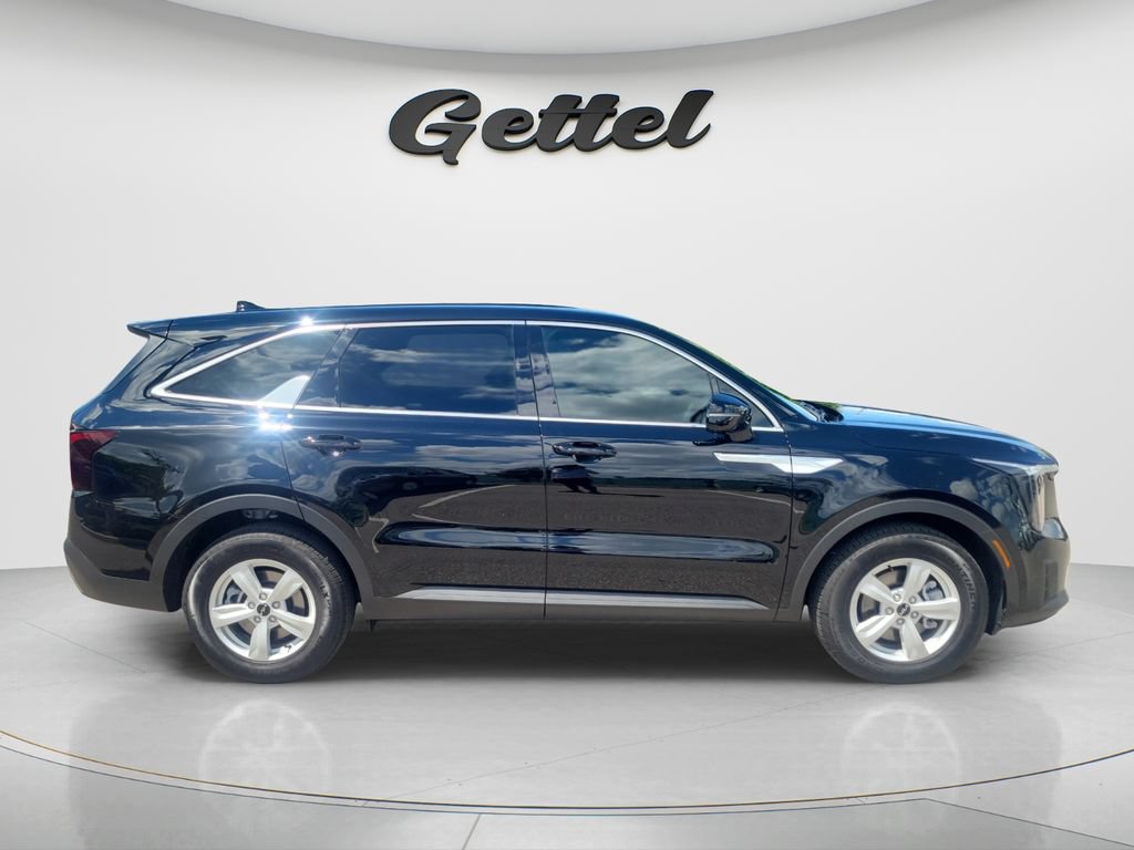Used 2026 Kia Sorento LX FWD image 4