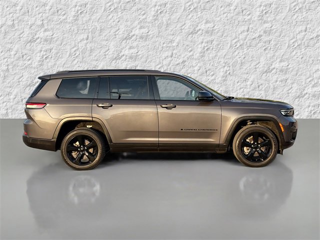 Used 2024 Jeep Grand Cherokee L Altitude image 2