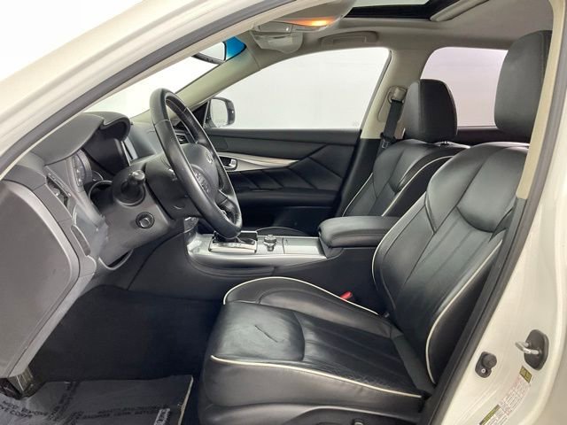 Used 2018 INFINITI Q70 L 3.7 image 10