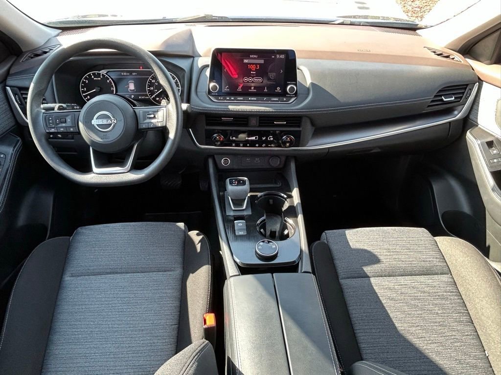 Used 2023 Nissan Rogue SV AWD/4WD image 10