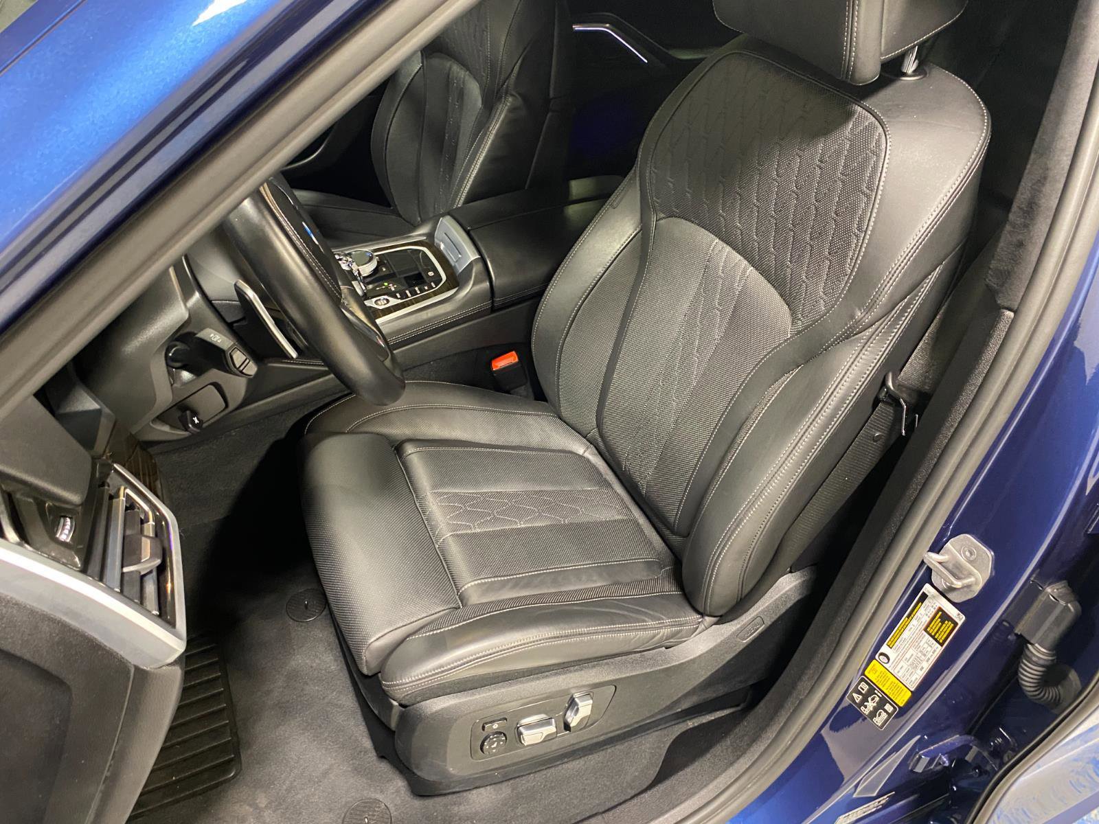 Certified 2023 BMW X6 xDrive40i w/ Executive Package image 18