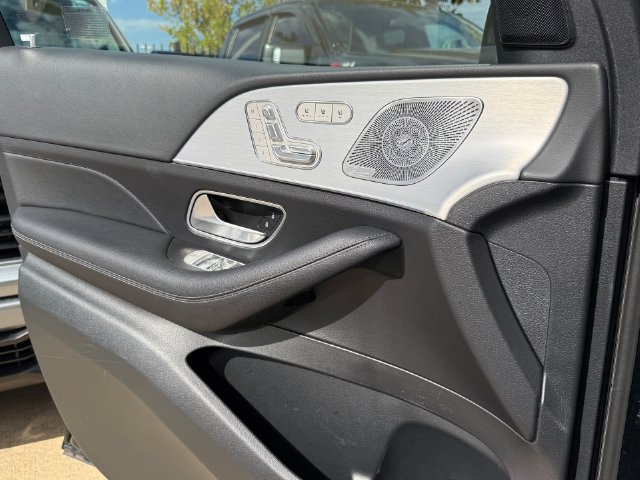 Used 2025 Mercedes-Benz GLS 450 4MATIC image 18