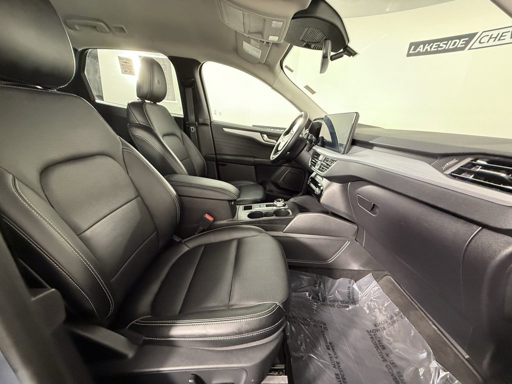 Used 2024 Ford Escape Platinum image 17