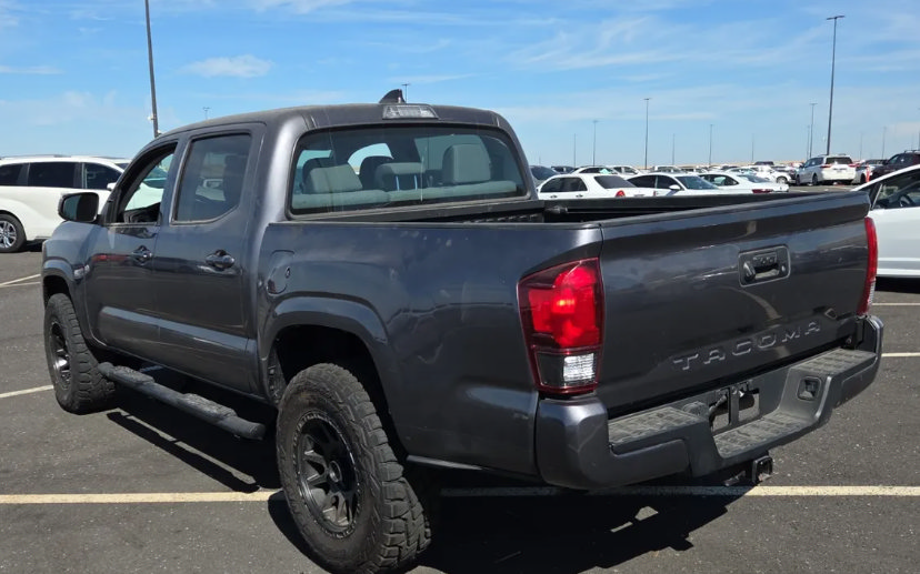 Used 2022 Toyota Tacoma SR AWD/4WD image 2