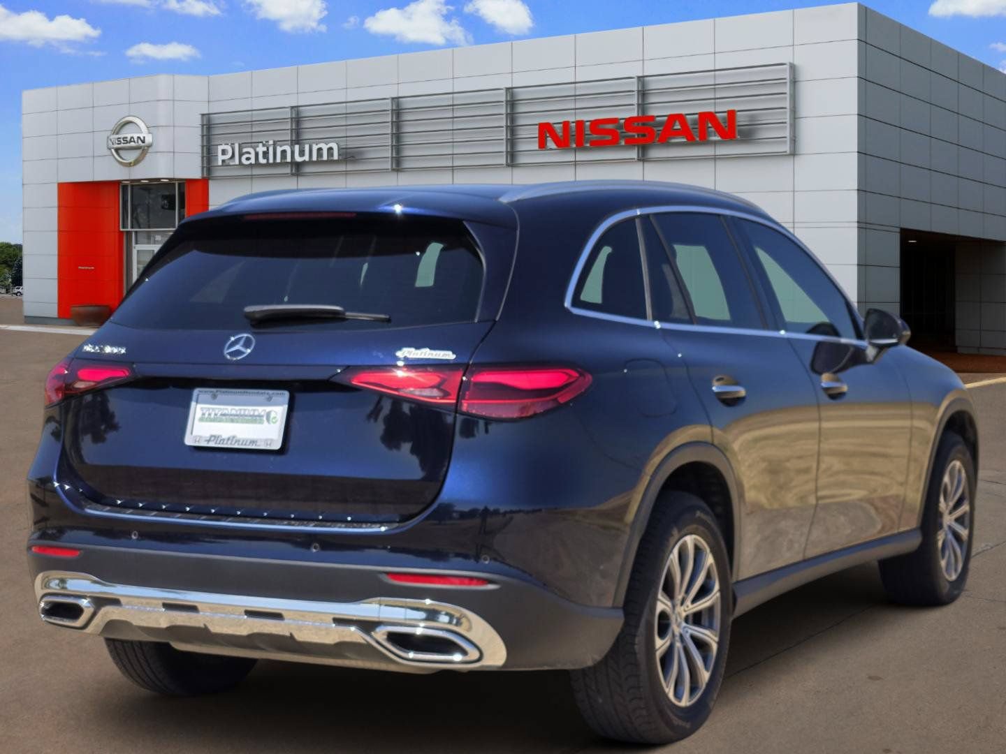 Used 2023 Mercedes-Benz GLC 300 image 5