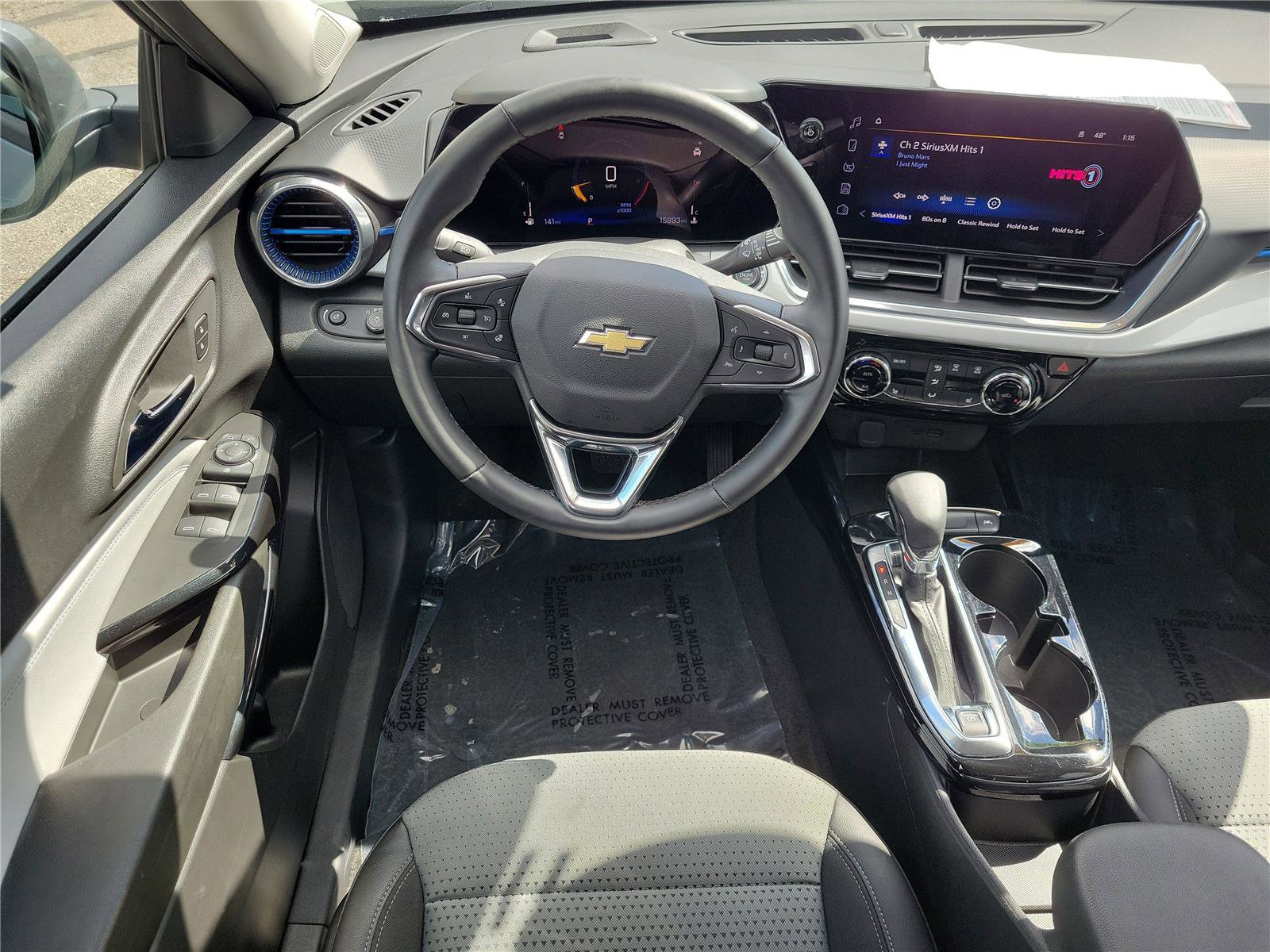 Used 2025 Chevrolet Trax LT w/ LT Convenience Package image 9