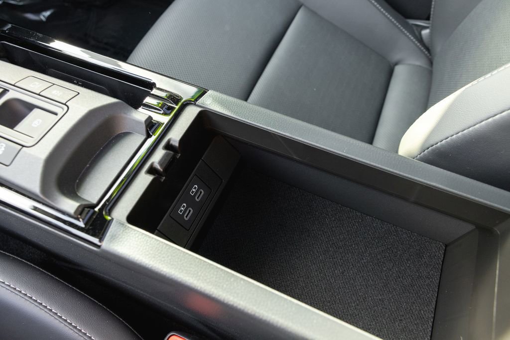 Used 2026 Toyota Prius Plug-In Hybrid image 24