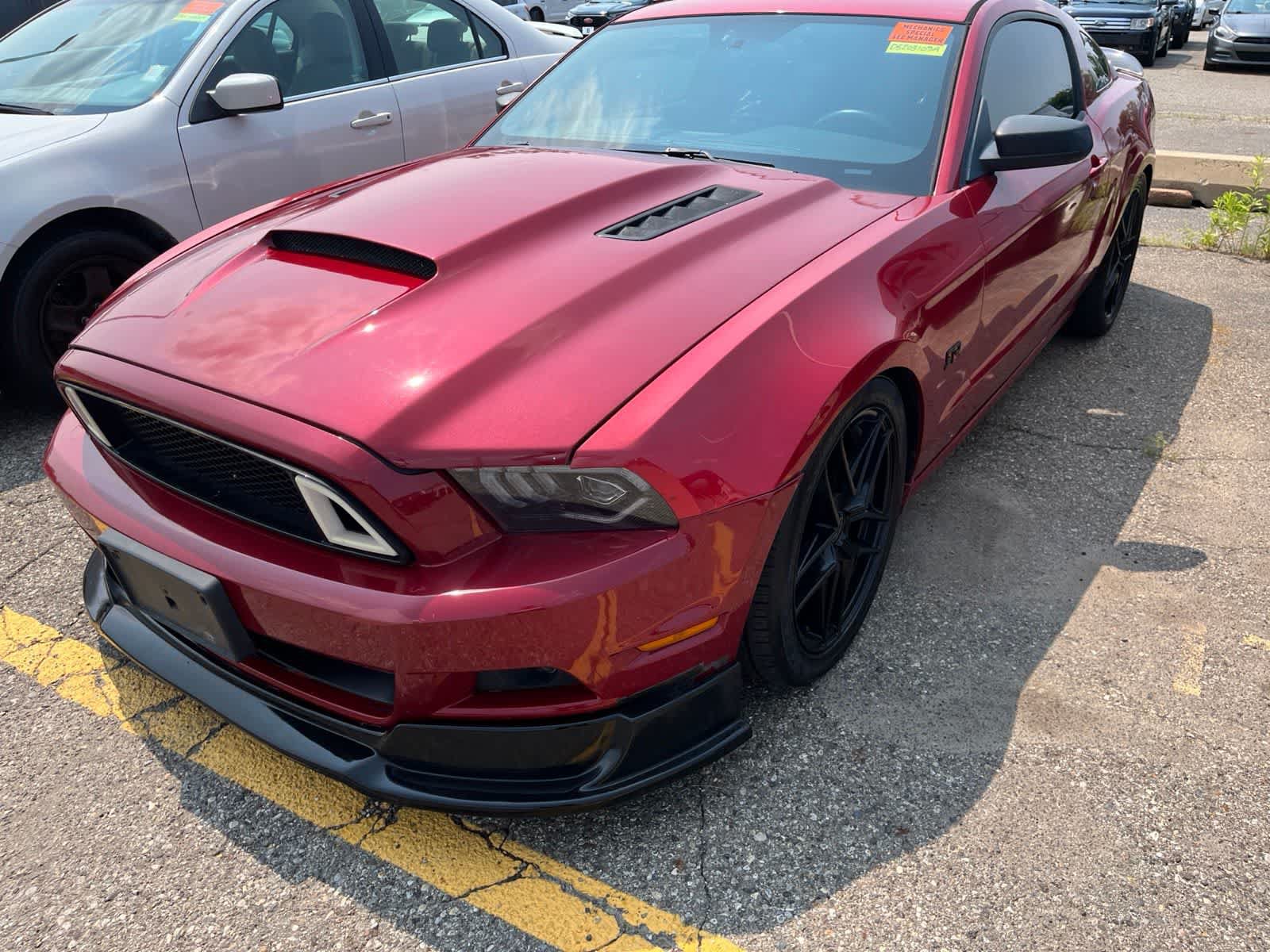 Used 2013 Ford Mustang Coupe RWD image 2