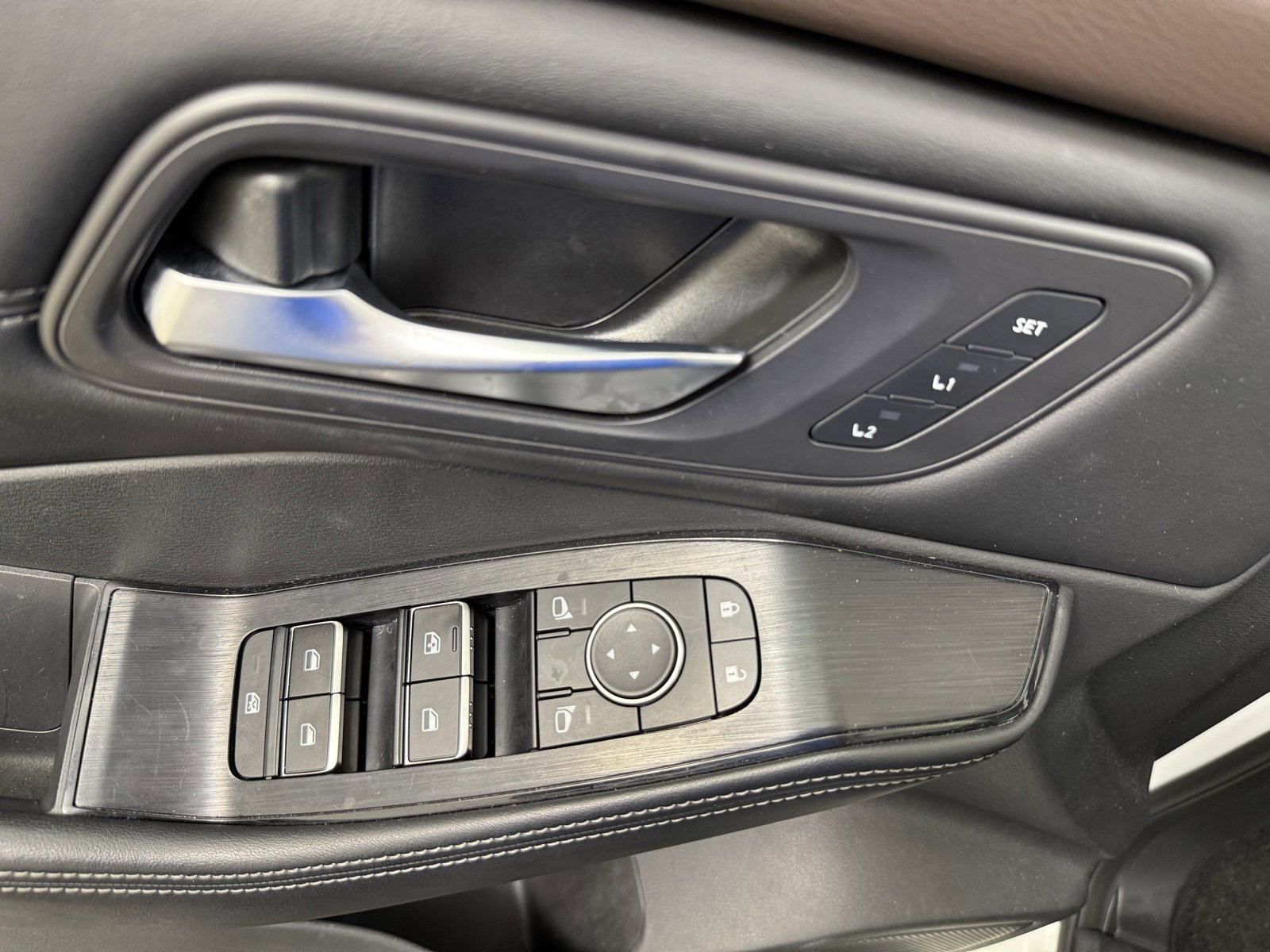 Used 2022 Nissan Rogue SL w/ SL Premium Package image 15