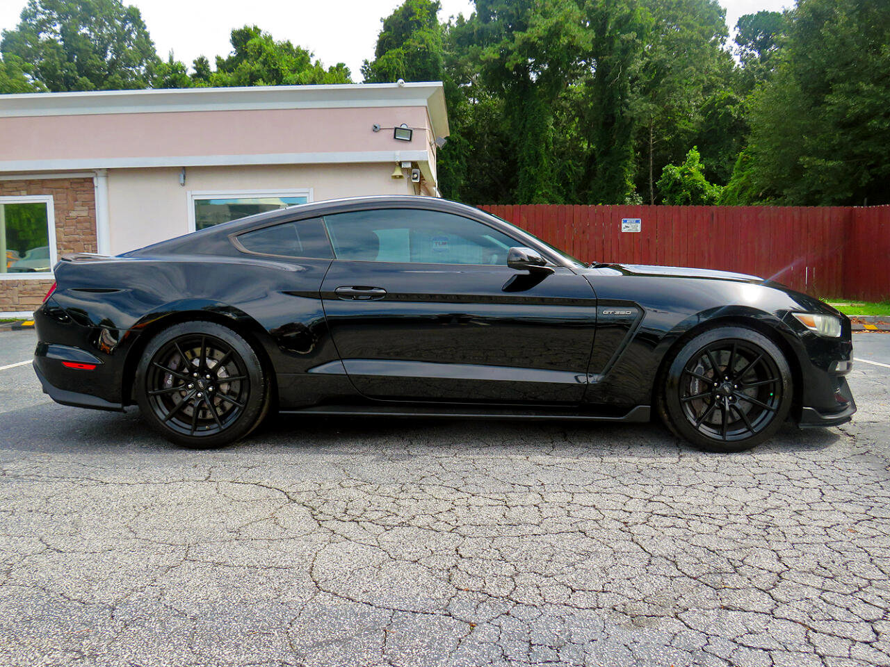 Used 2016 Ford Mustang Shelby GT350 w/ Technology Package image 6