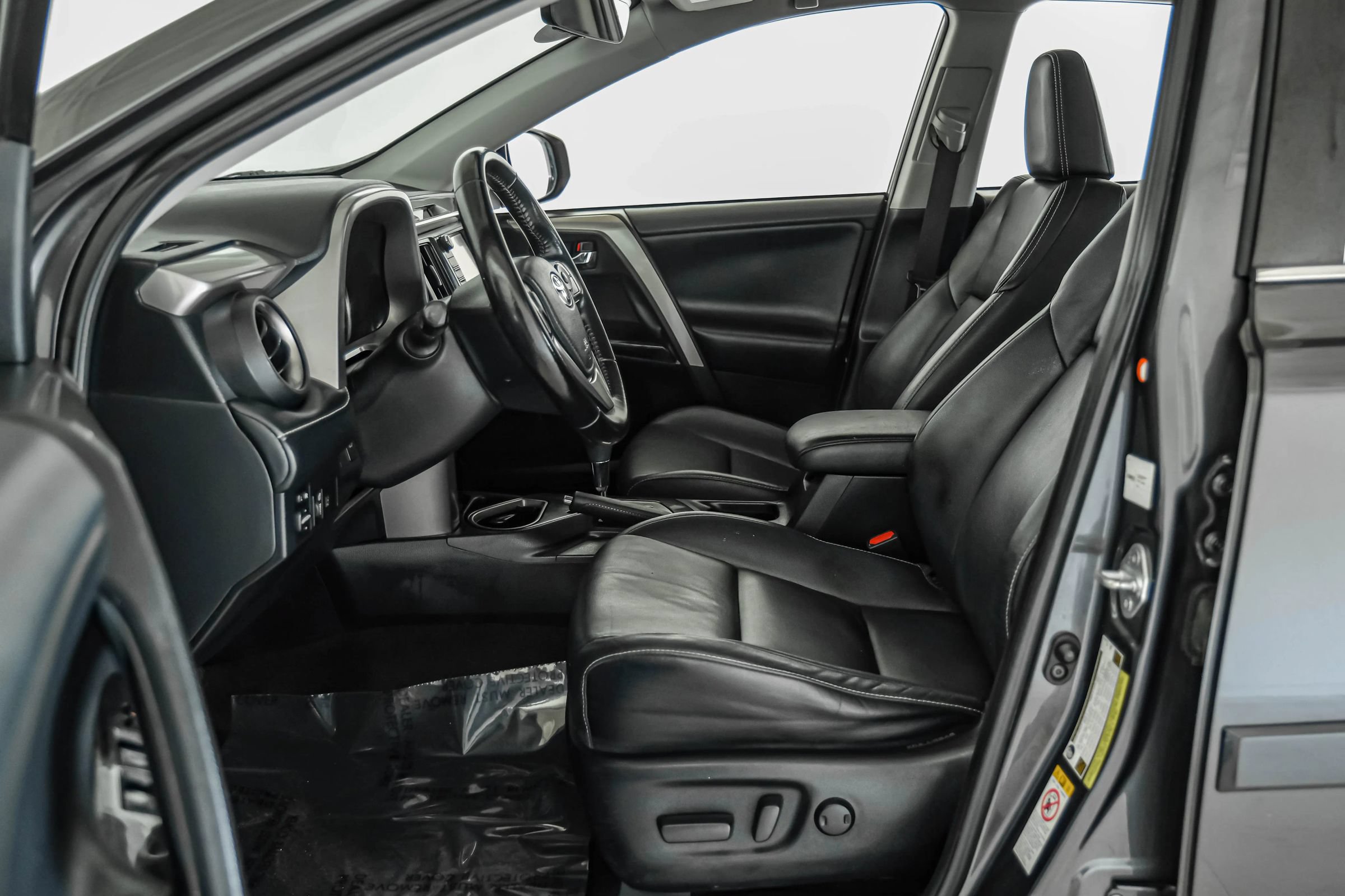 Used 2016 Toyota RAV4 Limited w/ Advanced Technology Package FWD image 3