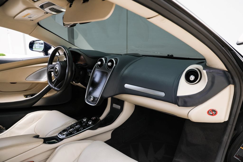 Used 2020 McLaren GT RWD image 22