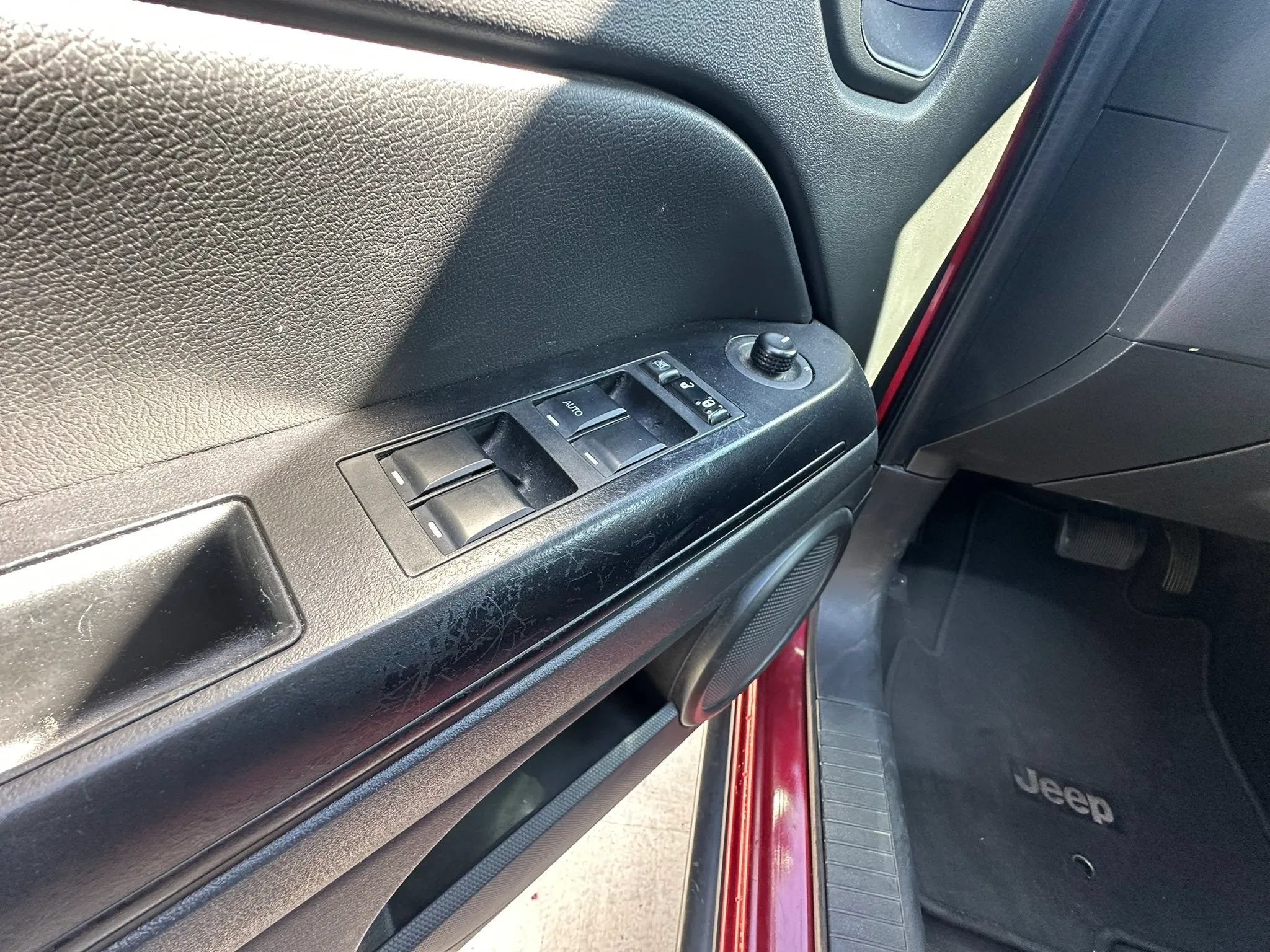 Used 2015 Jeep Compass Sport w/ Power Value Group FWD image 17
