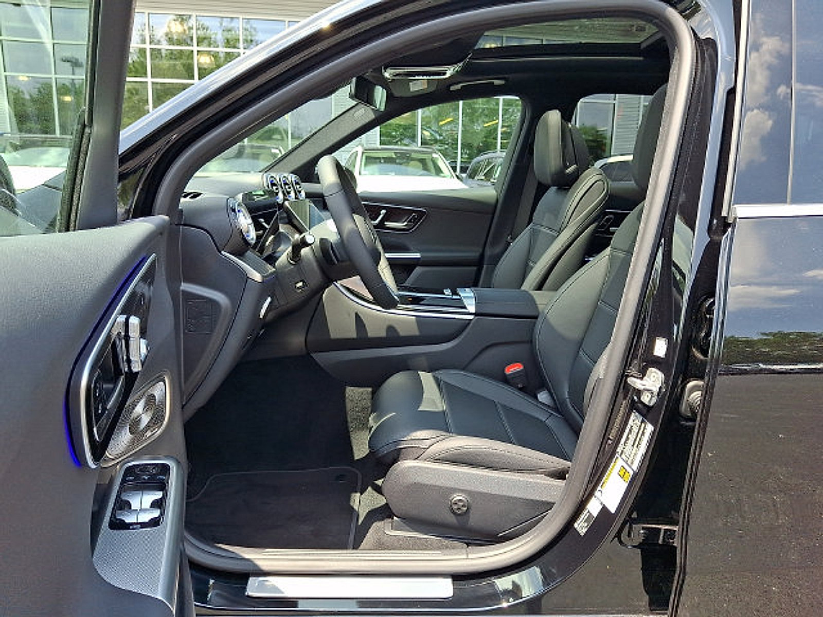 Used 2026 Mercedes-Benz GLC 300 4MATIC image 11