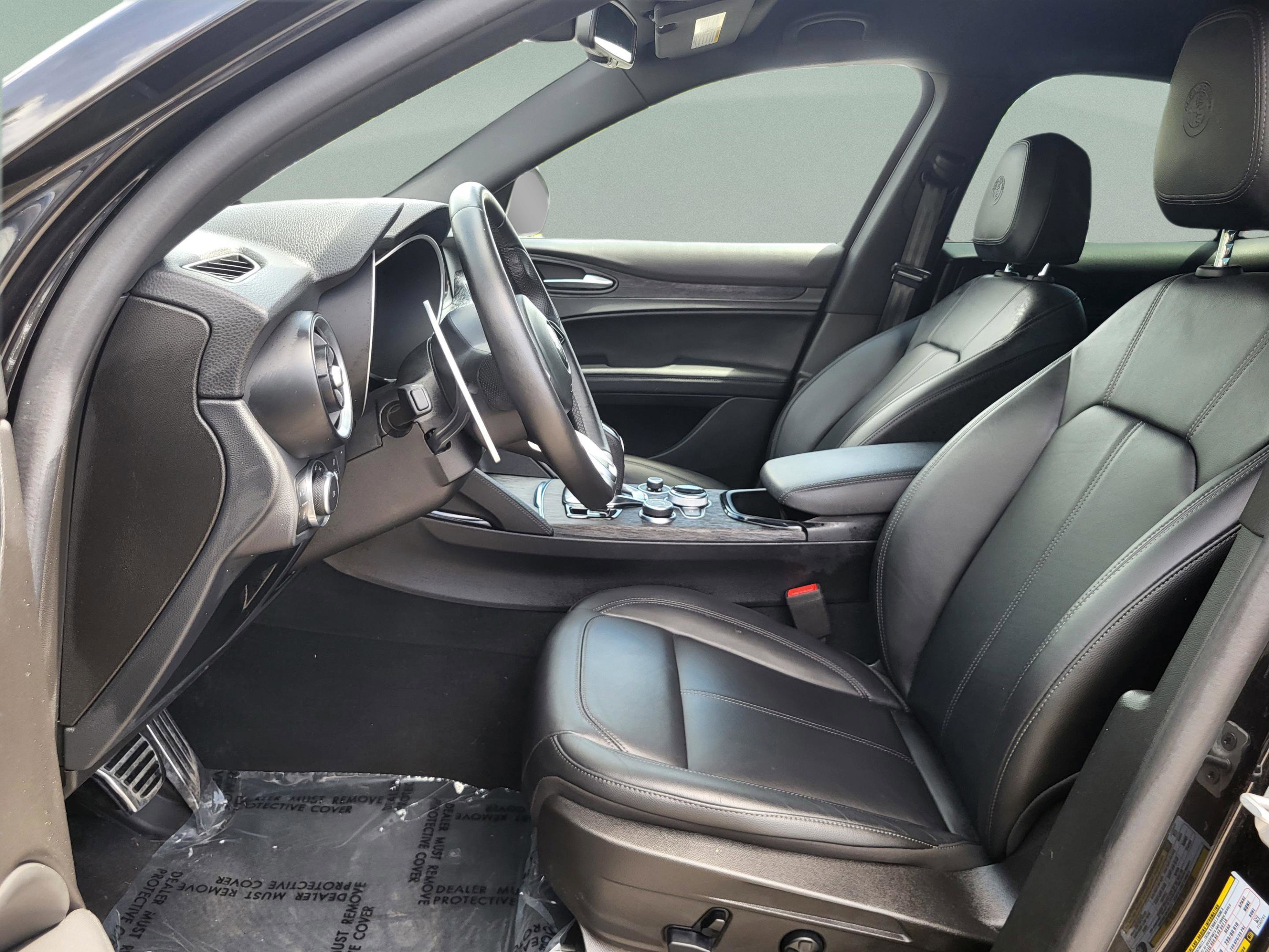 Used 2024 Alfa Romeo Stelvio Sprint image 32