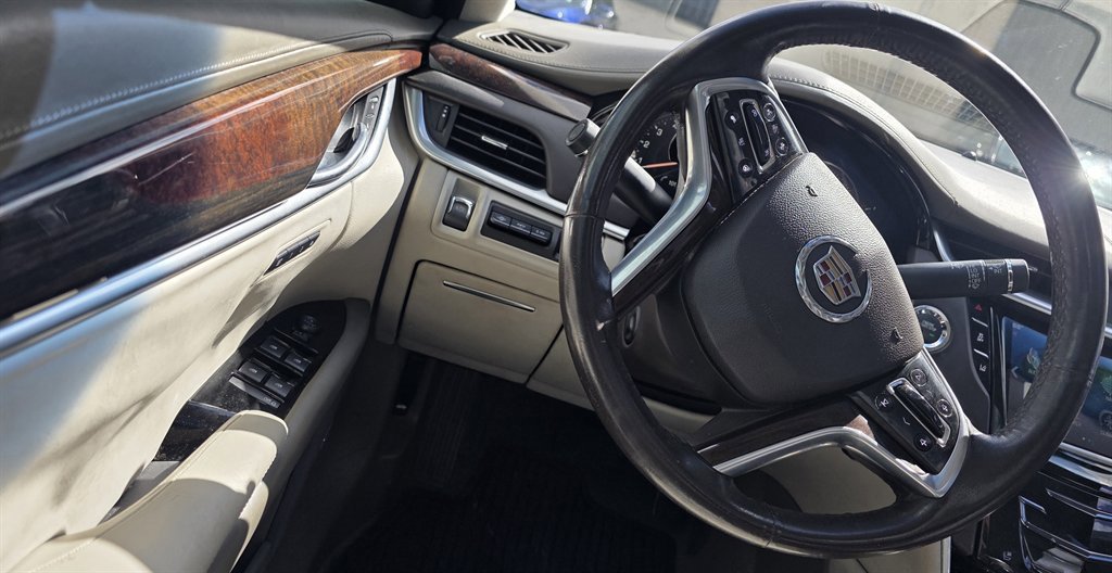 Used 2013 Cadillac XTS Platinum image 19