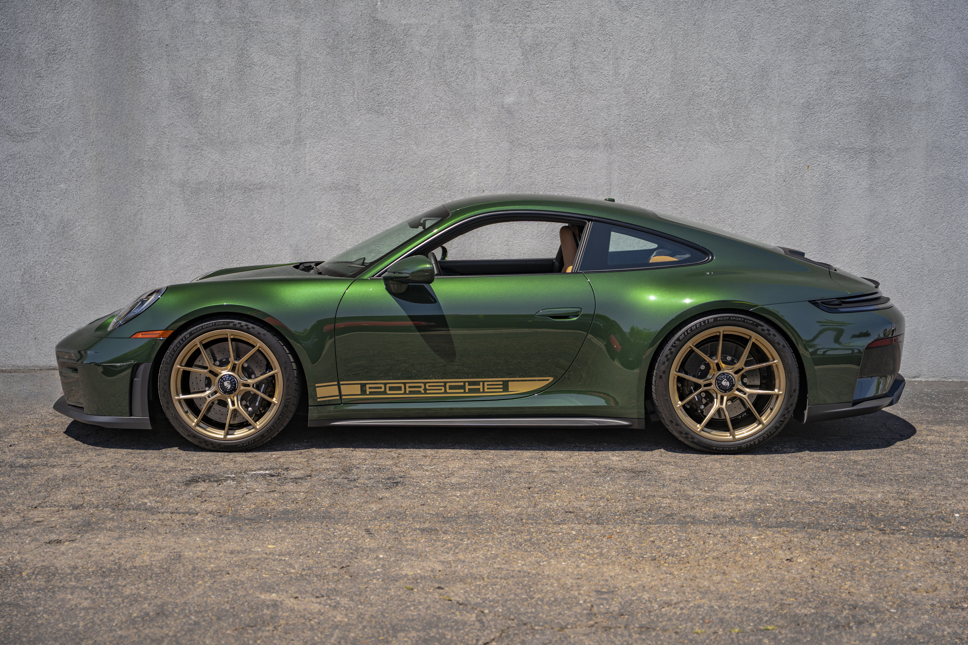 Used 2026 Porsche 911 GT3 RWD image 2