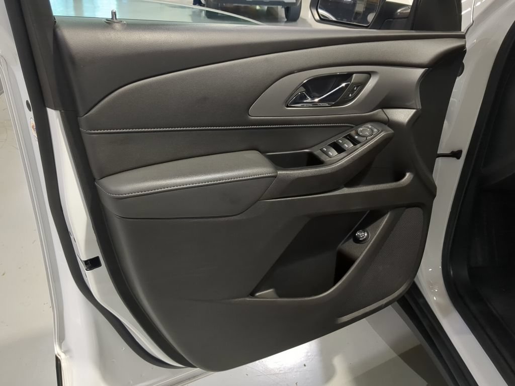 Used 2023 Chevrolet Traverse LT AWD/4WD image 12
