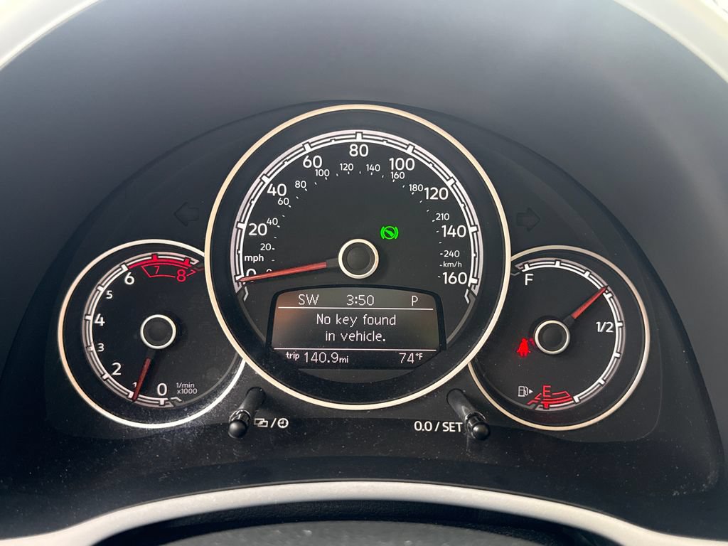 Used 2018 Volkswagen Beetle 2.0T SE FWD image 21