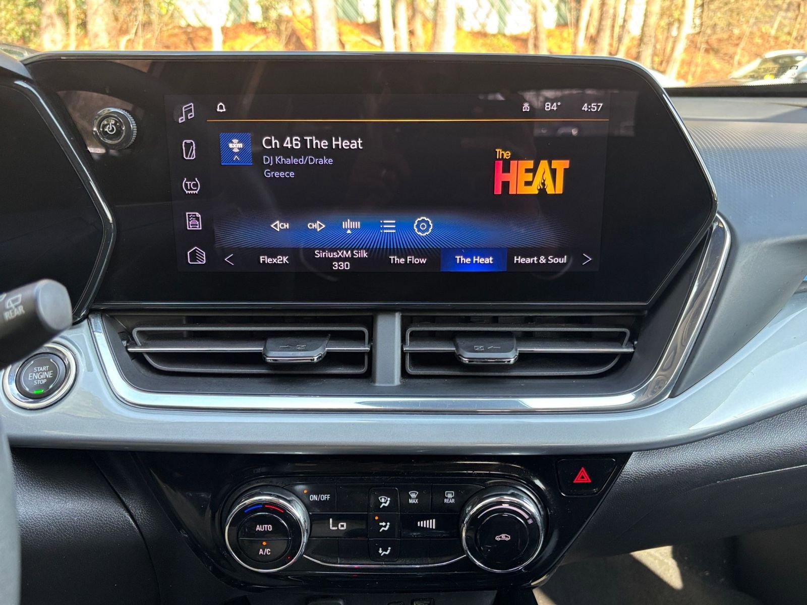 Used 2025 Chevrolet Trax LT image 17
