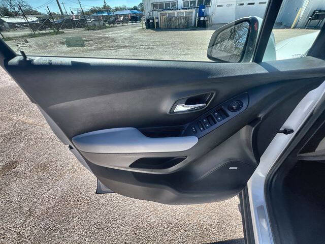 Used 2018 Chevrolet Trax Premier w/ LPO, Protection Package AWD/4WD image 21
