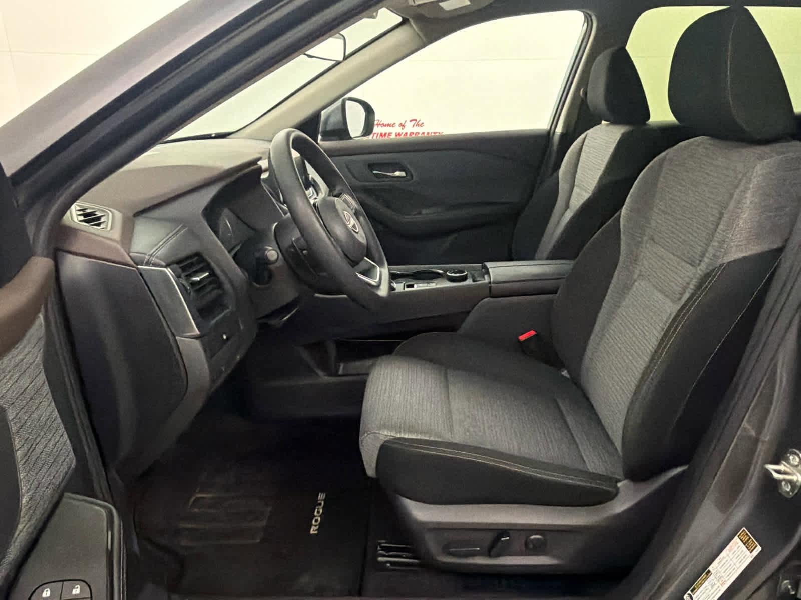 Used 2023 Nissan Rogue SV AWD/4WD image 14