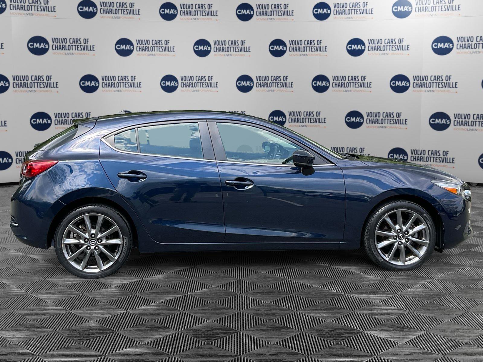 Used 2018 MAZDA MAZDA3 Touring FWD image 6