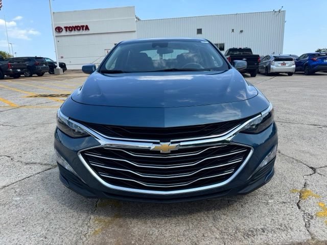 Used 2025 Chevrolet Malibu LT FWD image 3